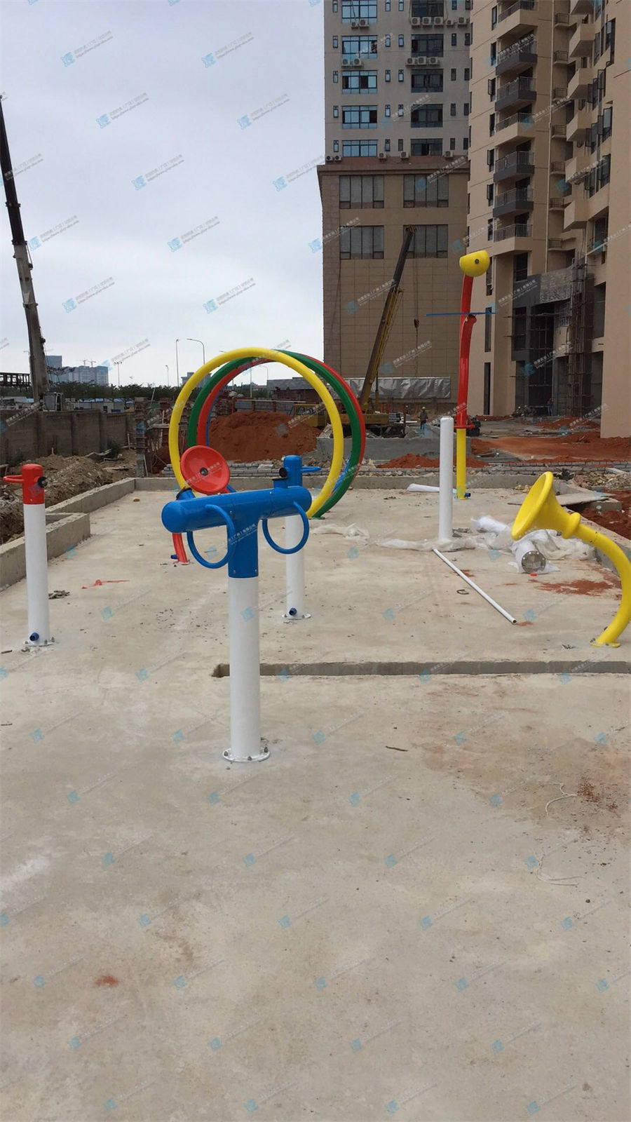 廣東湛江城市匯峰戶外水上樂園戲水設(shè)備定制案例